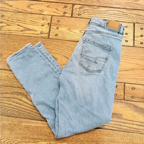 American Eagle Outfitters Mom Jeans - size 4 - Picture 2 of 4